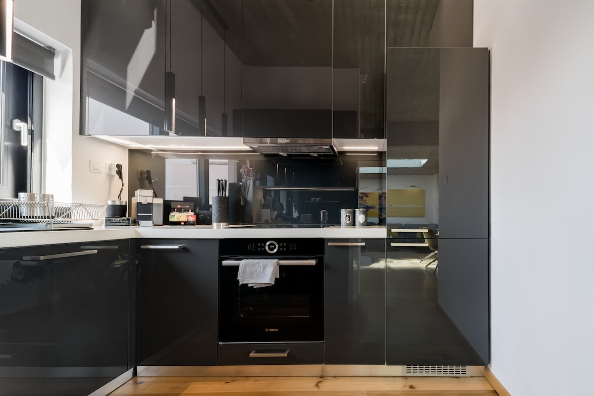 The HostMaster Persephone Skyline Pool Oasis gallery image 5