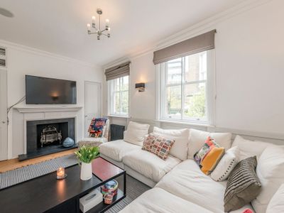 Stunning 3 Bed Townhouse in the heart of Mayfair