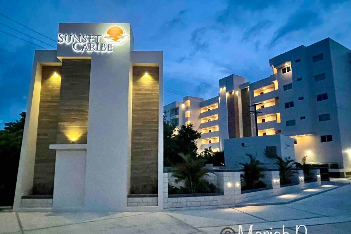 SUNSET CARIBE 3 Bedroom TOP FLOOR PENTHOUSE VIEWS!