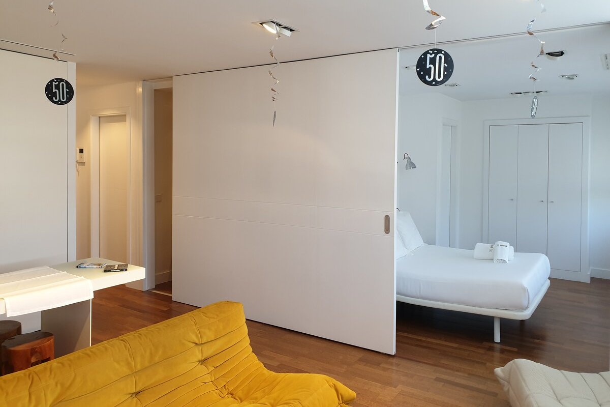 Barcelona center penthouse solarium gallery image 3