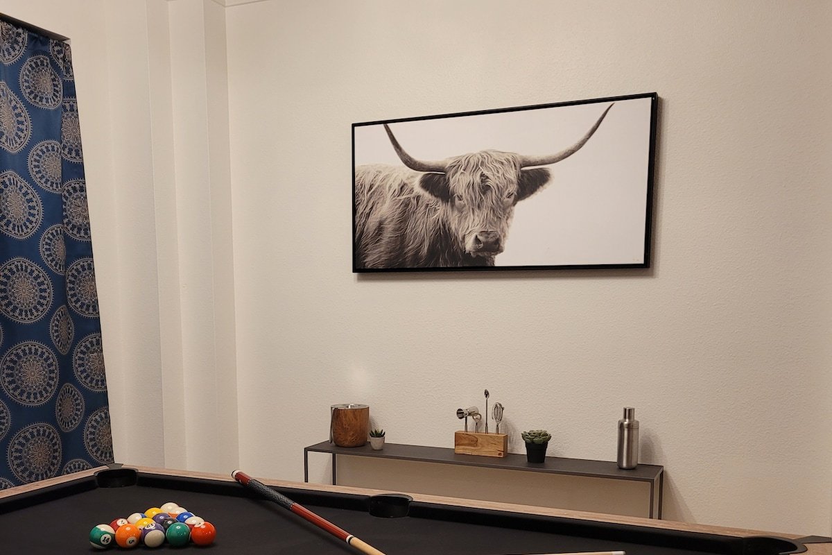 (Midterm) 5BD 3BA – Pool•HotTub•Arcade•Theater gallery image 5