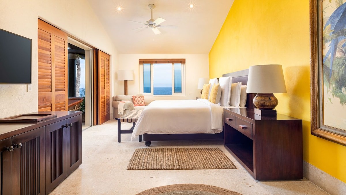 Four Seasons Private Villa with Pool and Views gallery image 4