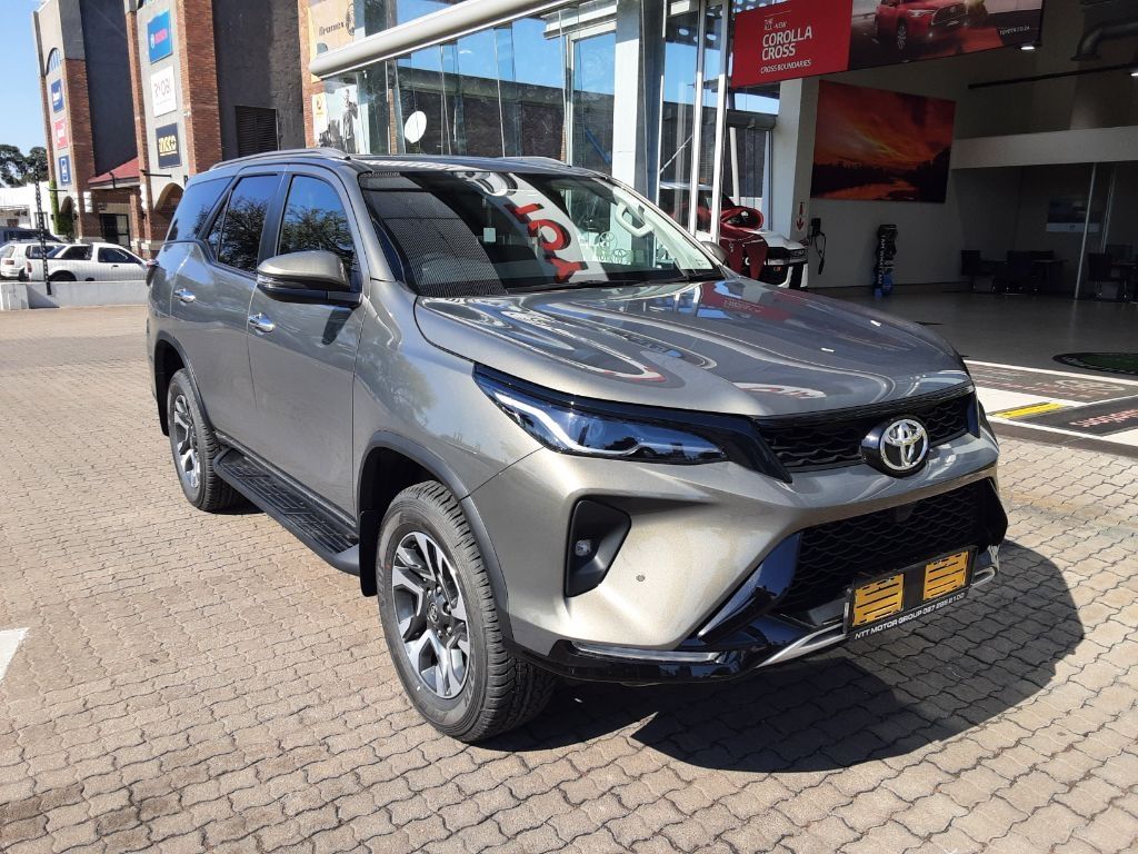 TOYOTA FORTUNER 2.4GD-6 R B A T for Sale in South Africa