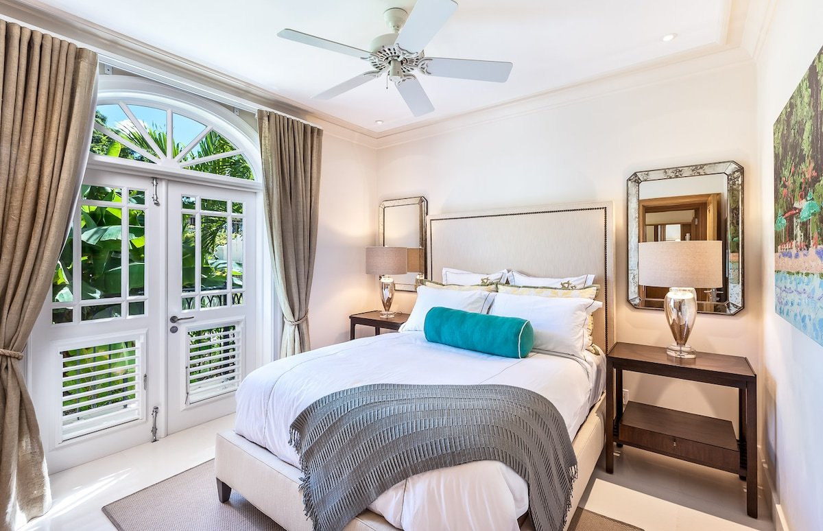 Port Ferdinand Villa gallery image 4