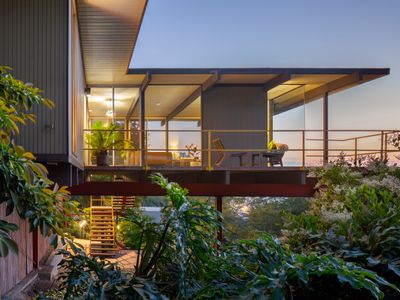 The Milky Way Modern Urban Retreat