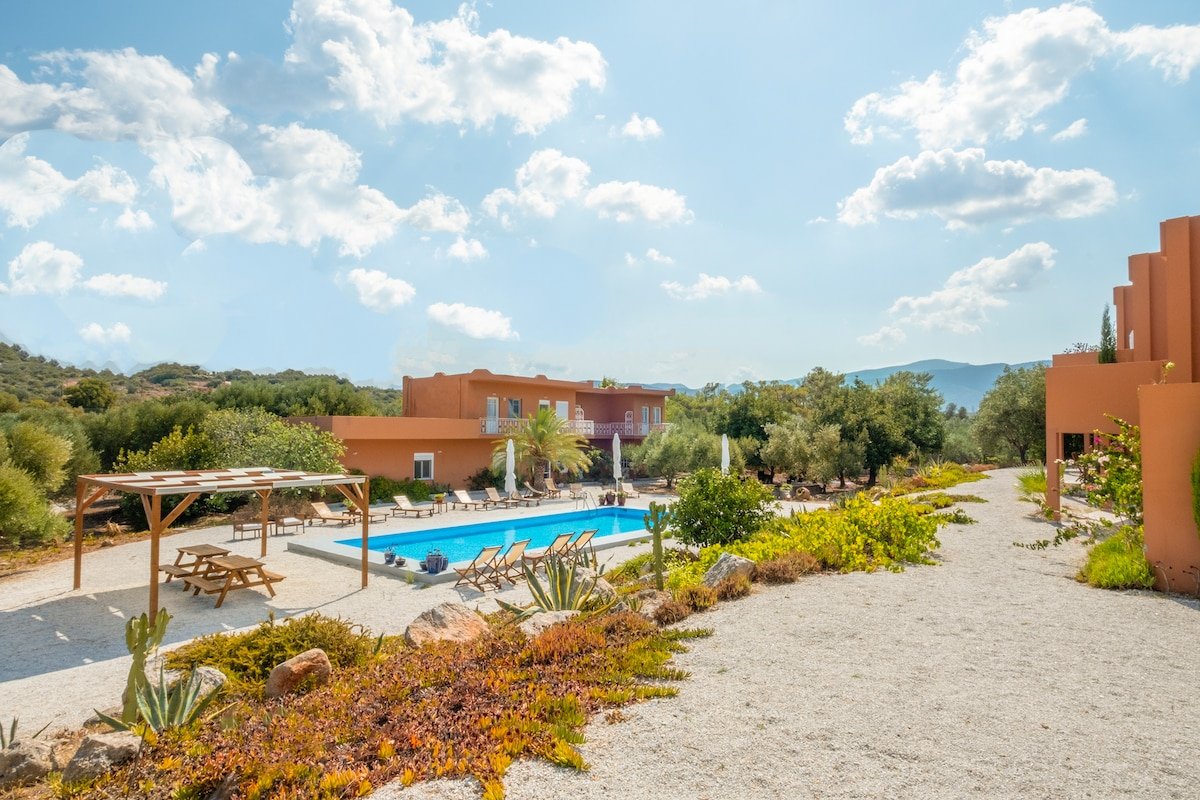 Little Eden Private Villa-6 homes/pool/party/event gallery image 2