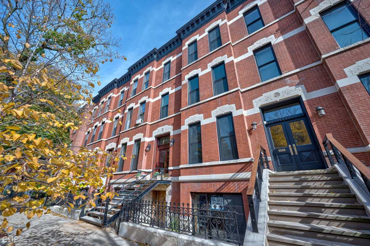 Lincoln park getaway, Outdoor patio! Summer Fun!