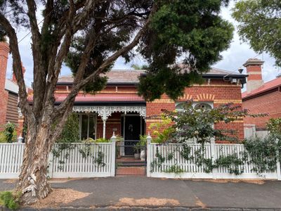 Windsor Manor: Edwardian charm, centrally located