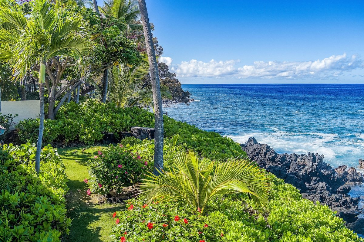 Oceanfront with amazing sunsets! gallery image 2