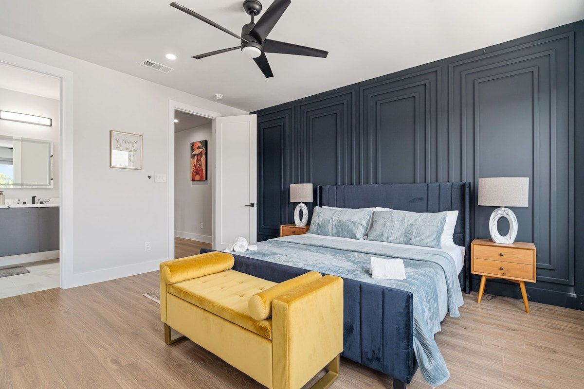 Luxurious 5 BD 5 BA Home|Rooftop + Hot tub + Grill gallery image 4