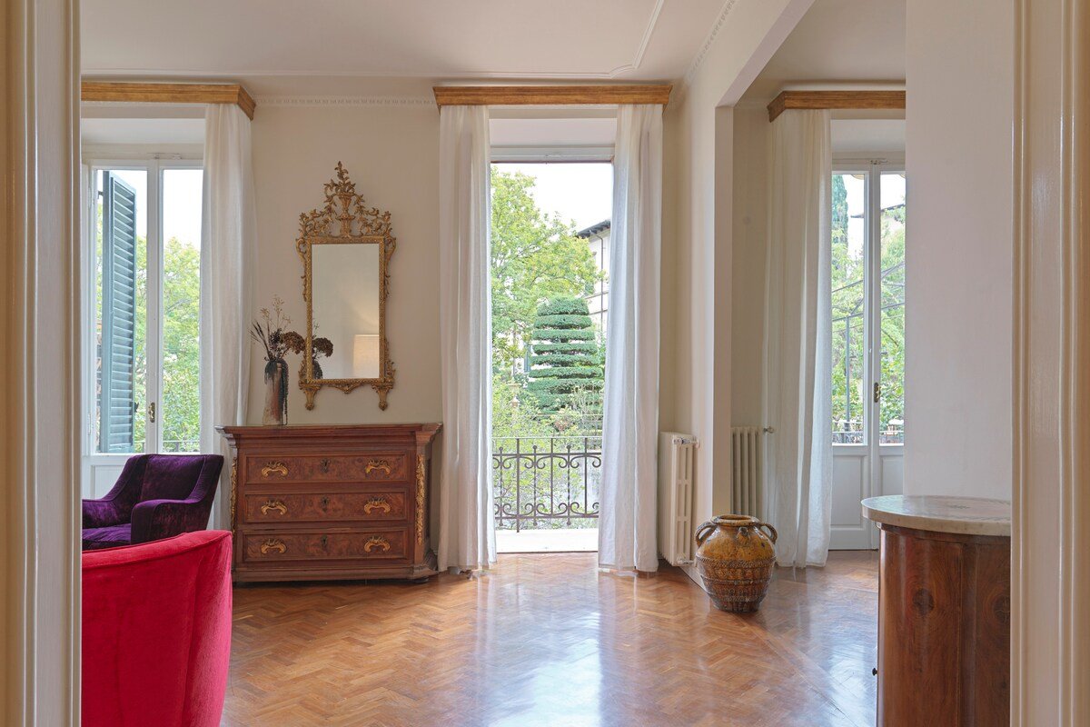 Unique 5 Bedroom Apartment with Private Garden gallery image 3