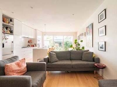 Lovely renovated Victorian terrace. 3 bed, 2 bath.