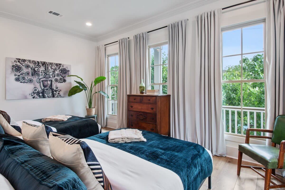 Retreat near Frenchmen | Heated Private Pool gallery image 3