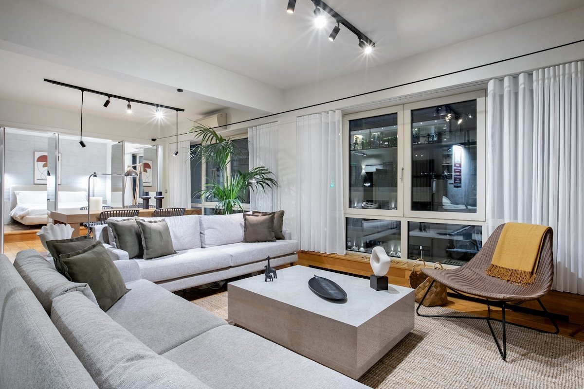 Sunny Luxury Loft,Stunning Acropolis View, Jacuzzi gallery image 4