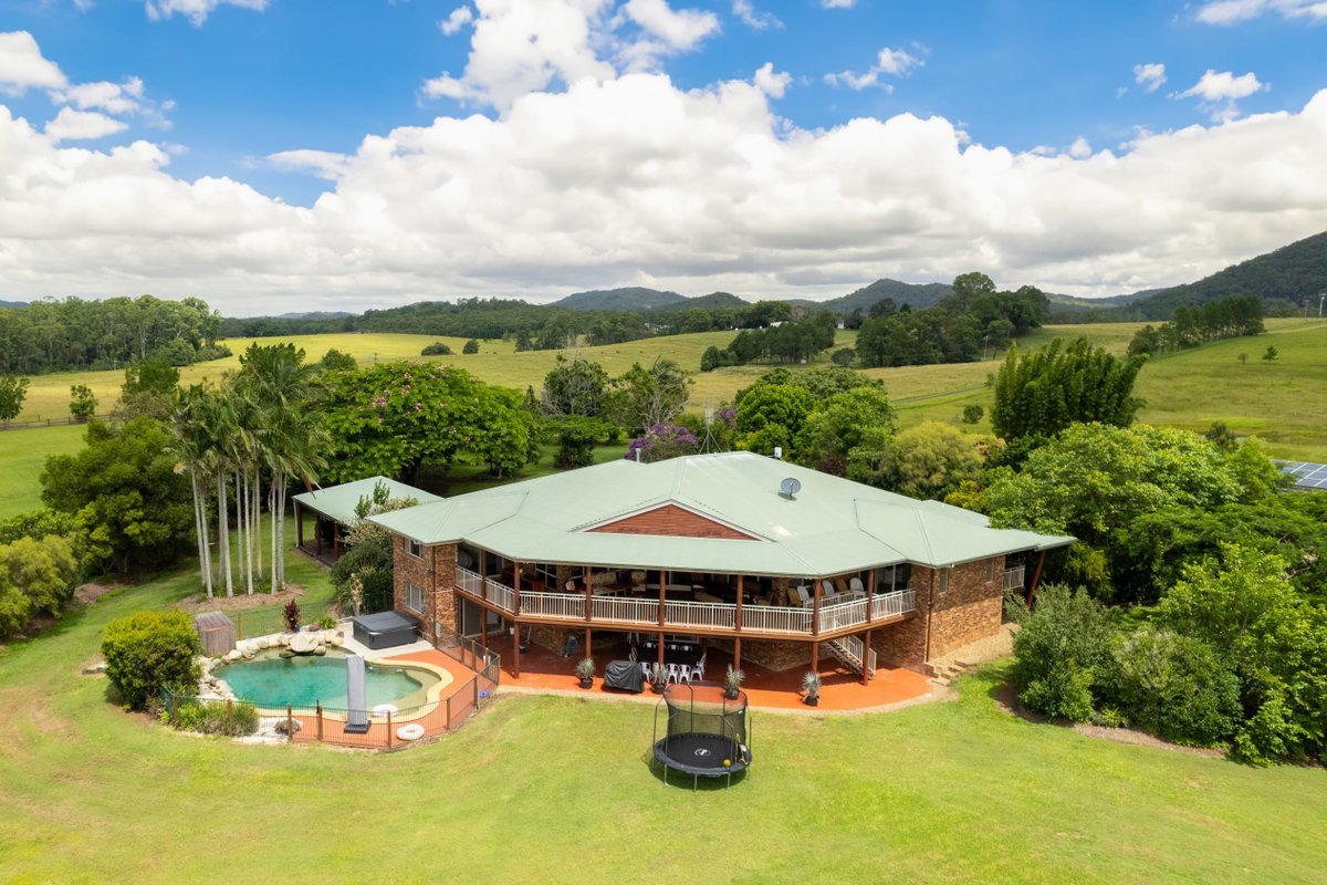 The Old Sugar Mill, Sunshine Coast. Sleeps 25