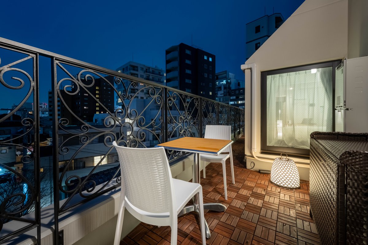 NEW/新築/4階/新宿/神楽坂/駅徒歩2分/2寝室/2バスルーム/2トイレ/最大5名/EV無し/E