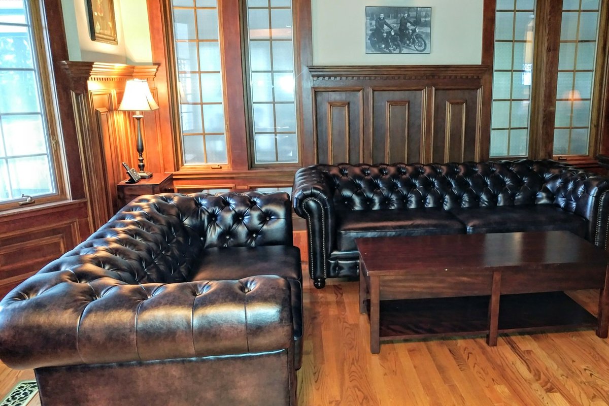 Family Ocean View Victorian Executive Swartz Bay