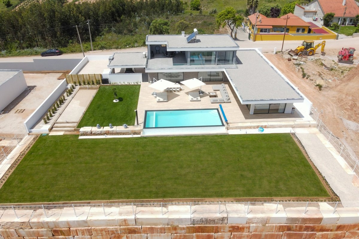 LUXUEUZE VILLA MET VERWARMD ZWEMBAD, PETANQUE gallery image 5