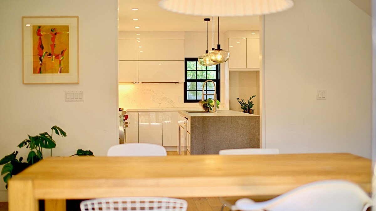 Luxury Scandinavian-Inspired house in Kendall gallery image 5