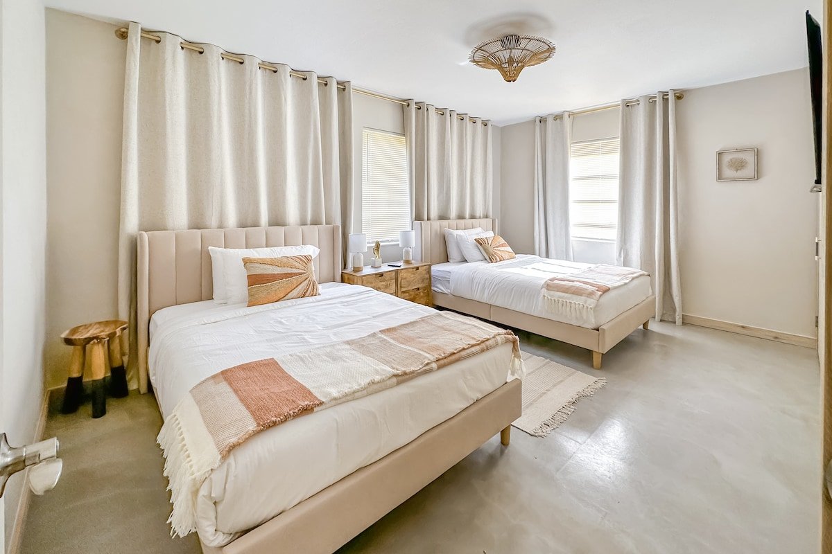 Coastal designer home gallery image 3