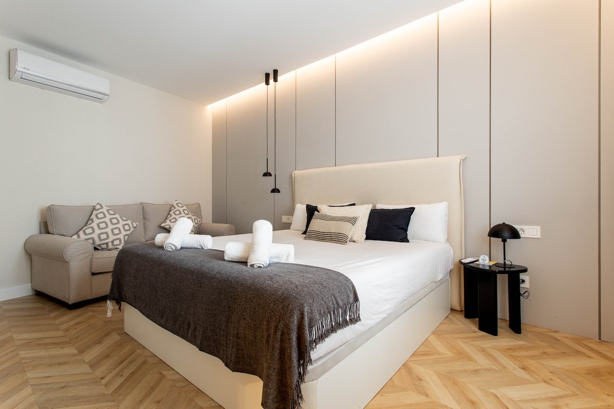 NEW. Luxury flat in Puerta del Sol 4 bedrs/4 baths gallery image 3