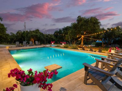 Private| Pool | Hot Tub| Fire Pit |Close to Downtn