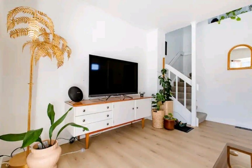 Cheeky 2 bedder with home office and outdoor area gallery image 3