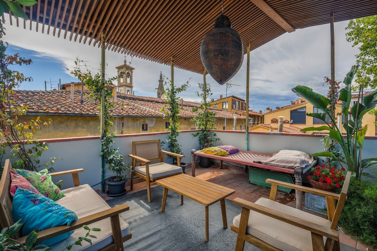 Green Rooftop Terrace Florence Historical Center gallery image 5