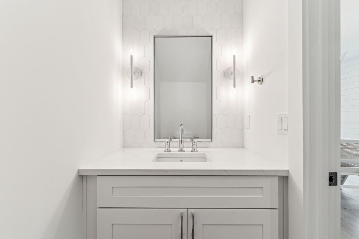 Luxe brand-new home 2-min to Peddler’s Pavilion gallery image 2