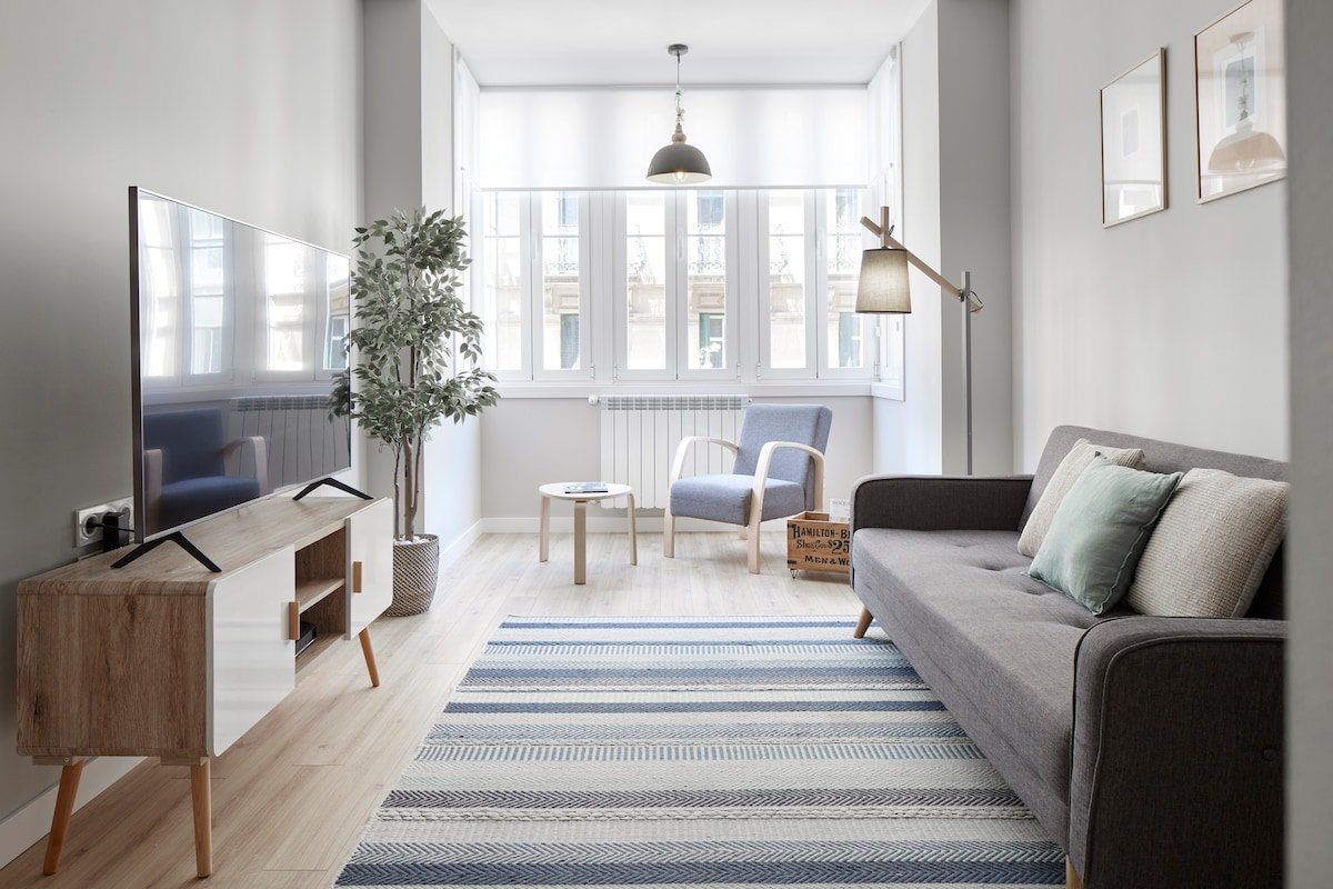 CONCHA SUITE Brand NEW & Style gallery image 2