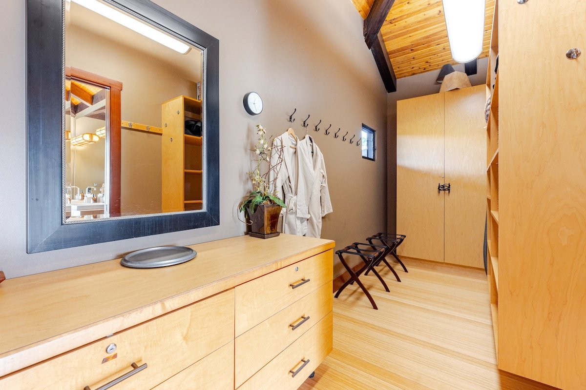 Hale Nana Kohola Beach House gallery image 5