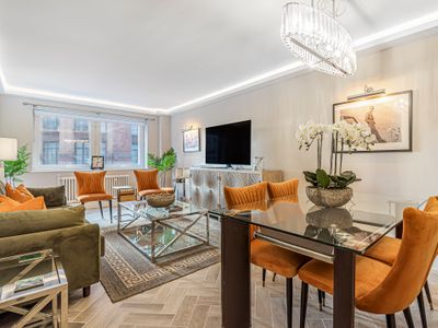 Elegant 2BD Knightsbridge Retreat Steps to Harrods