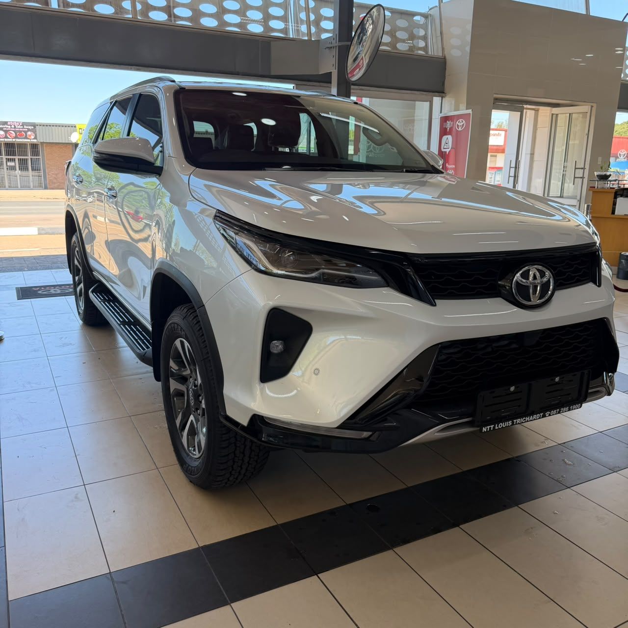 TOYOTA FORTUNER 2.4GD-6 R B A T for Sale in South Africa