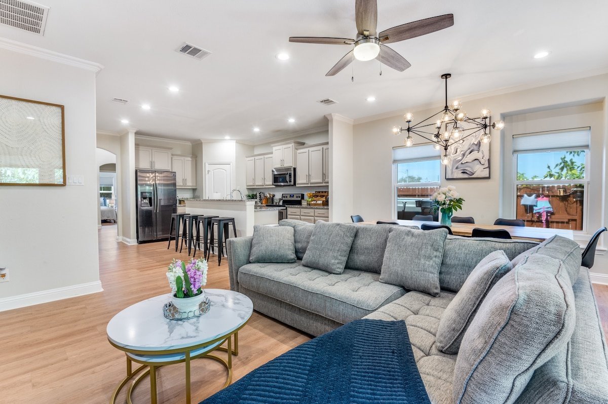 The Retreat:hot tub,pool,near DT and Uptown Dallas gallery image 3