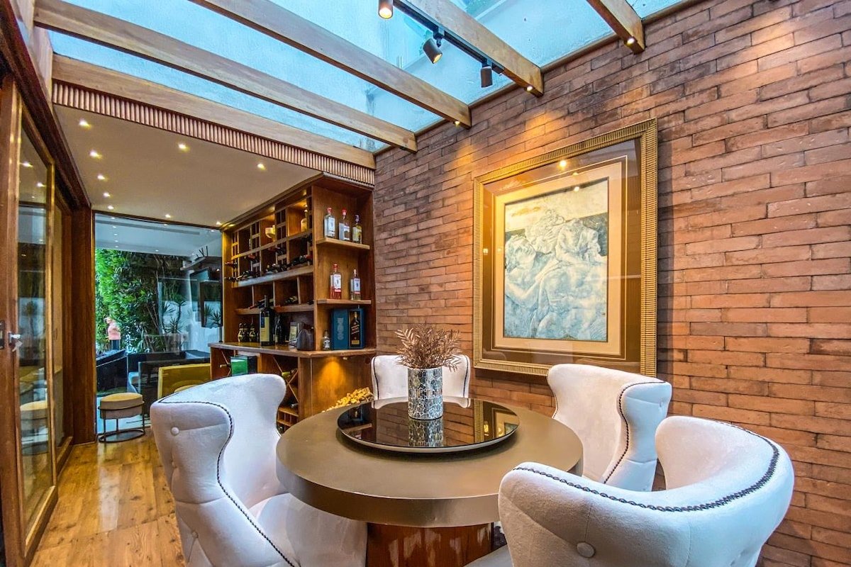 Casa 5 suítes, reta da praia c/piscina e Jacuzzis gallery image 5