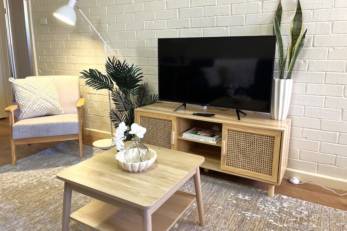 Stylish 3 Bedroom Apartment gallery image 2