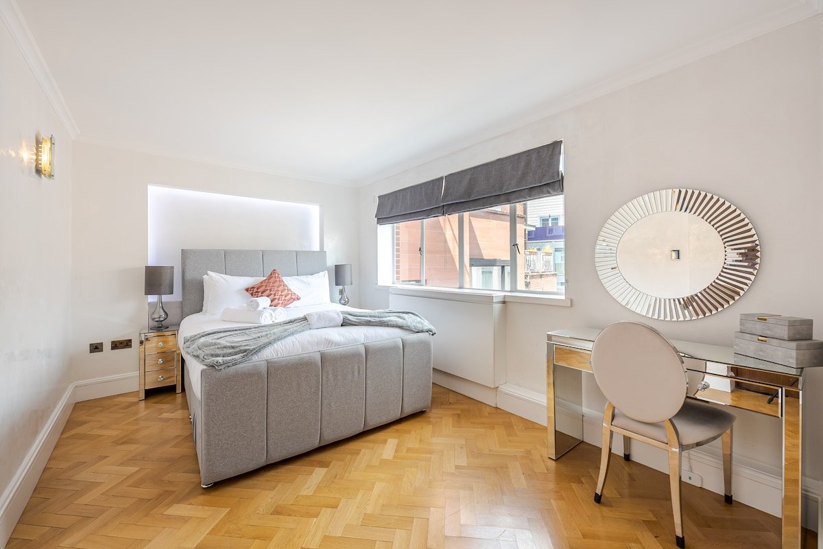 City Luxe: Your Stylish Escape gallery image 2