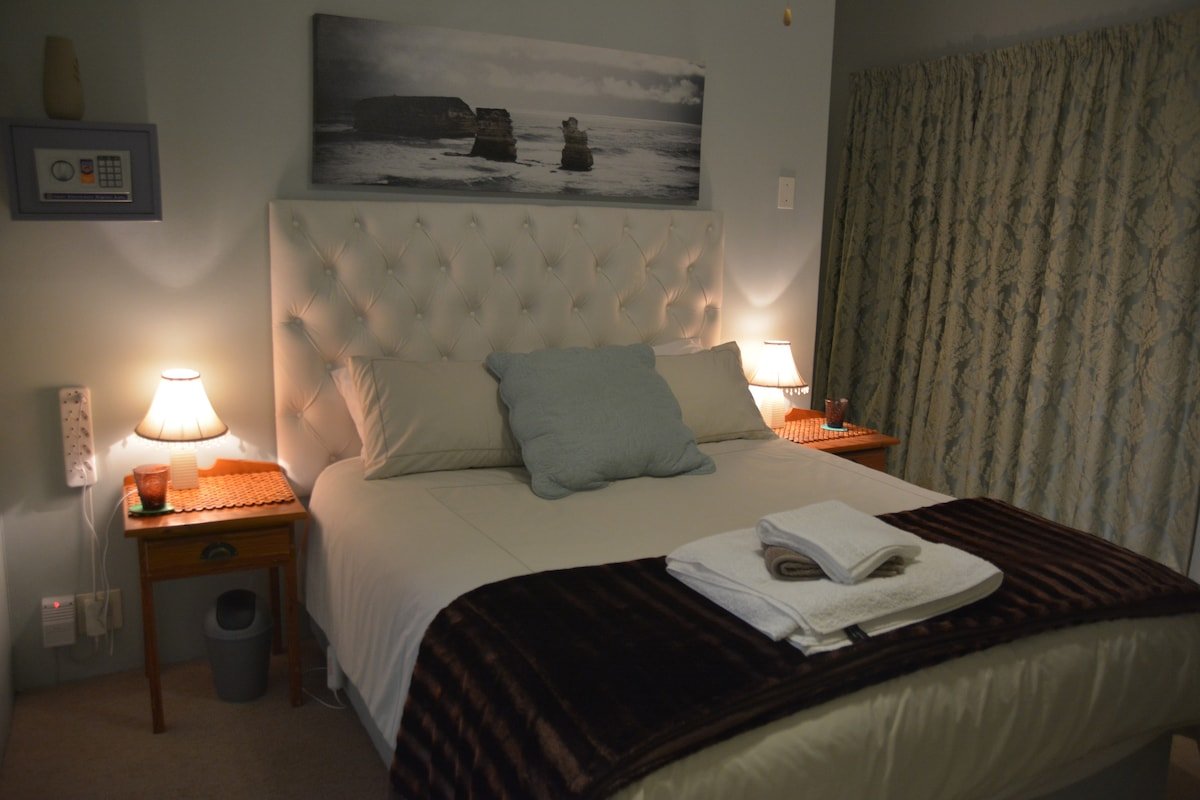 Endless Seaview Cosy 4 bedroom Home LavenderLaine gallery image 5