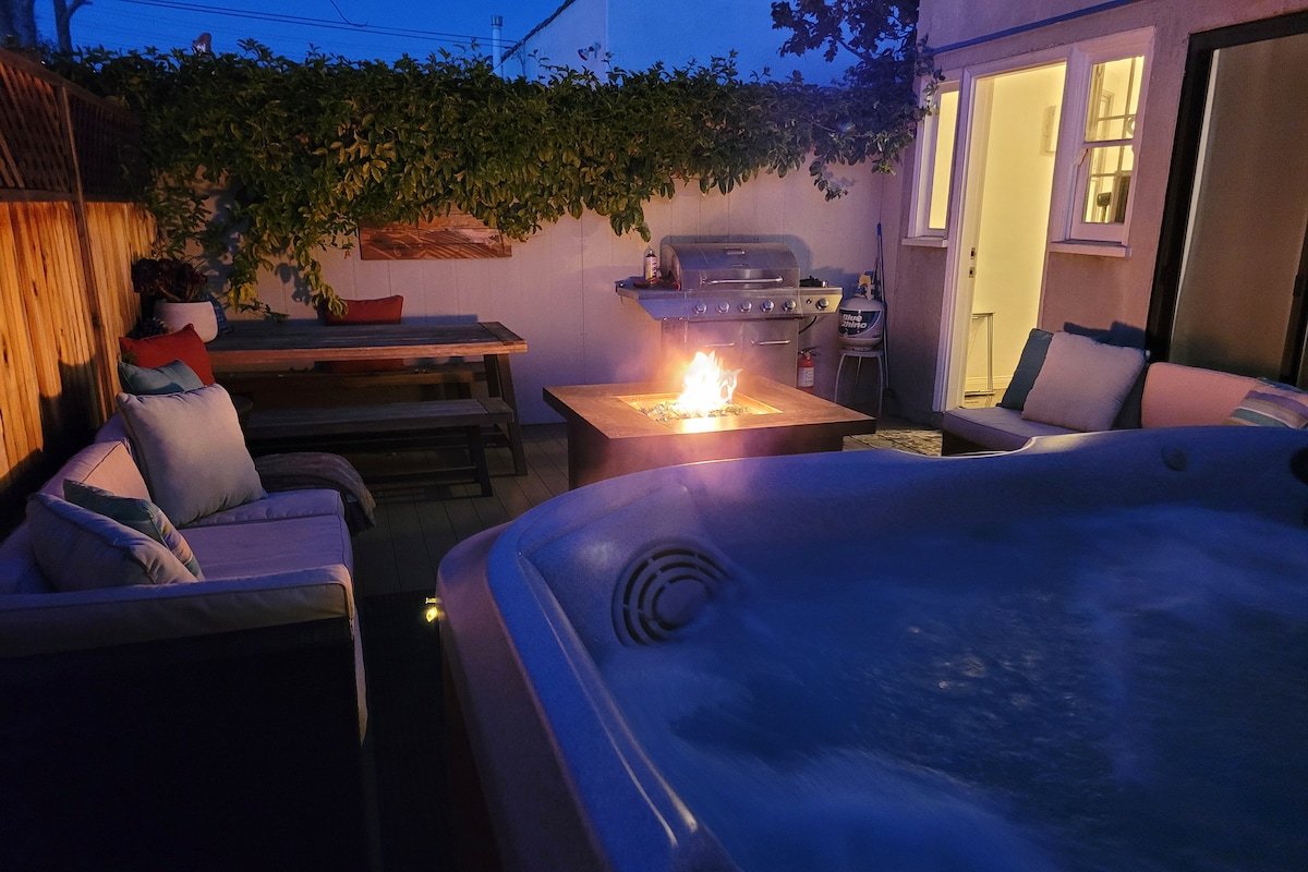 Home in Venice Beach, Family-Friendly, Hot Tub! gallery image 5