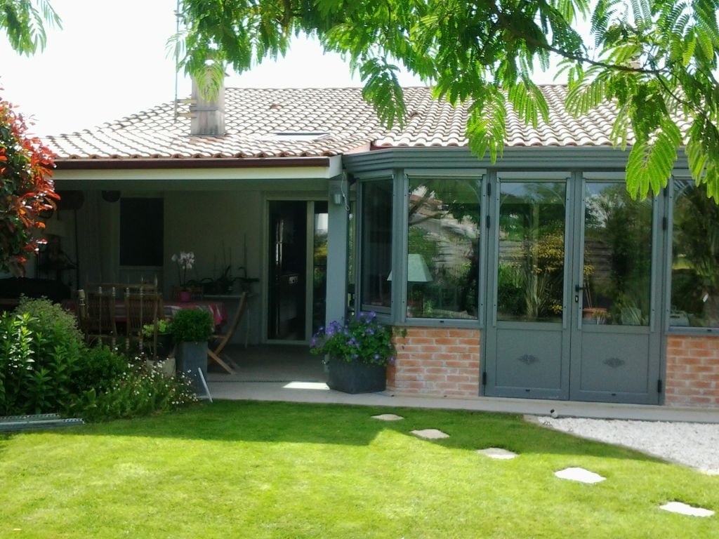 villa jardin piscine, stade et tram bordeaux gallery image 2