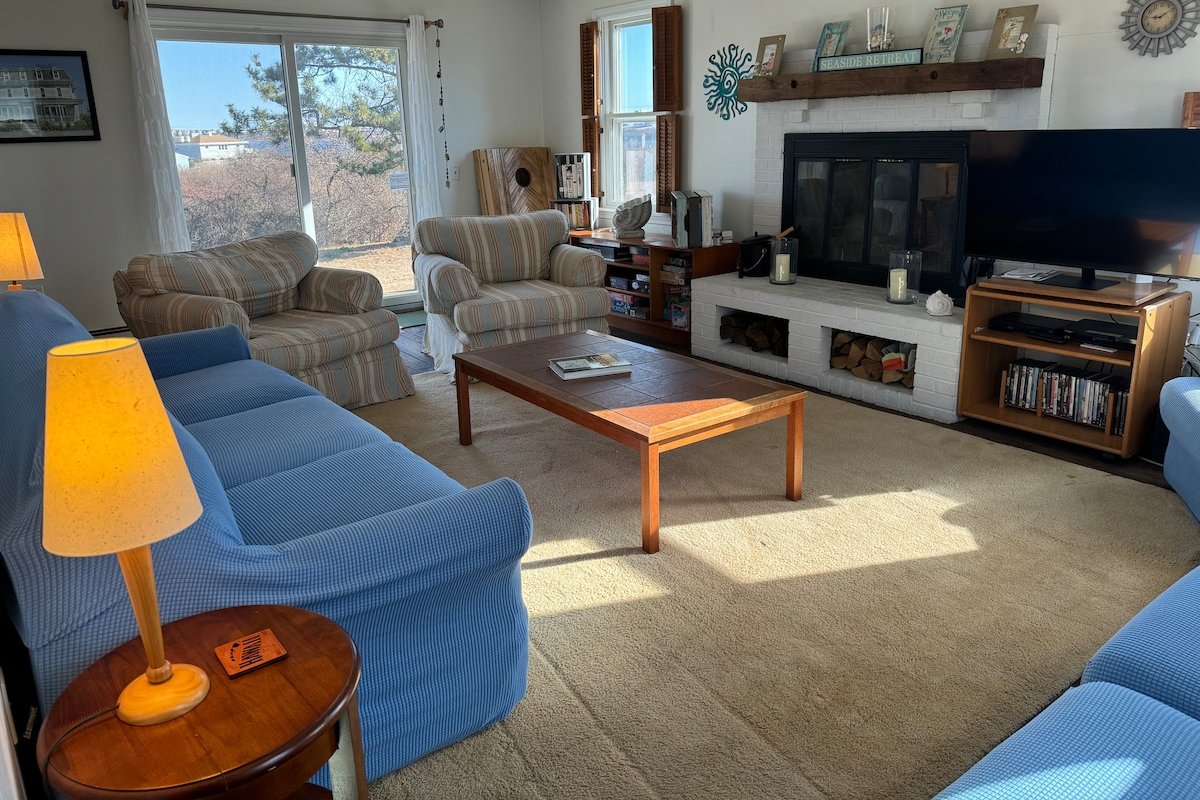 New Harbor House A & B w/Sunset View & Fire Place gallery image 5