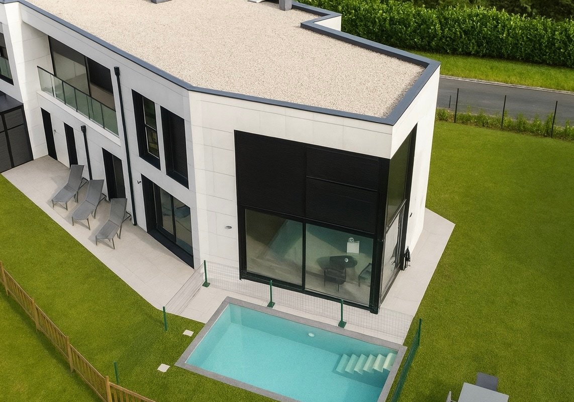 Villa nueva con piscina 4 habitaciones ESS03510 gallery image 2