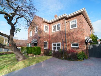 Elegant Caulfield North Family Home