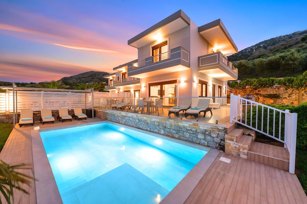 Sunlight Maxima Villa Heated Pools gallery image 2