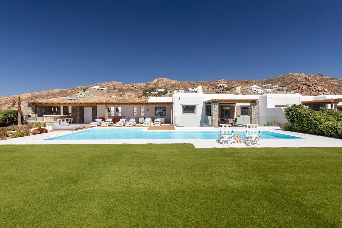 “Ginger White” by Aqualiving Villas