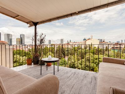 Charming 4BR-3BA. Lovely Balcony&Gardn&City View 1