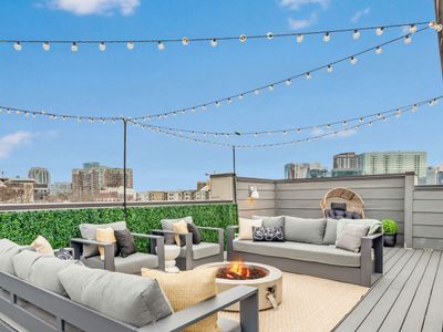 The Hawkins House – Walk to Gulch, Rooftop views!
