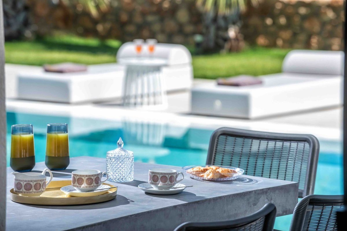 Opsis Luxury villa with swimming pool gallery image 4