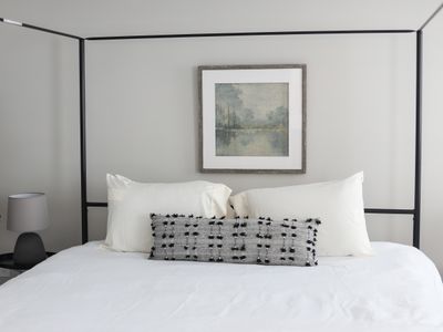 Sleeps 8 Quiet Family Home | 10 min YOW 20 min DT