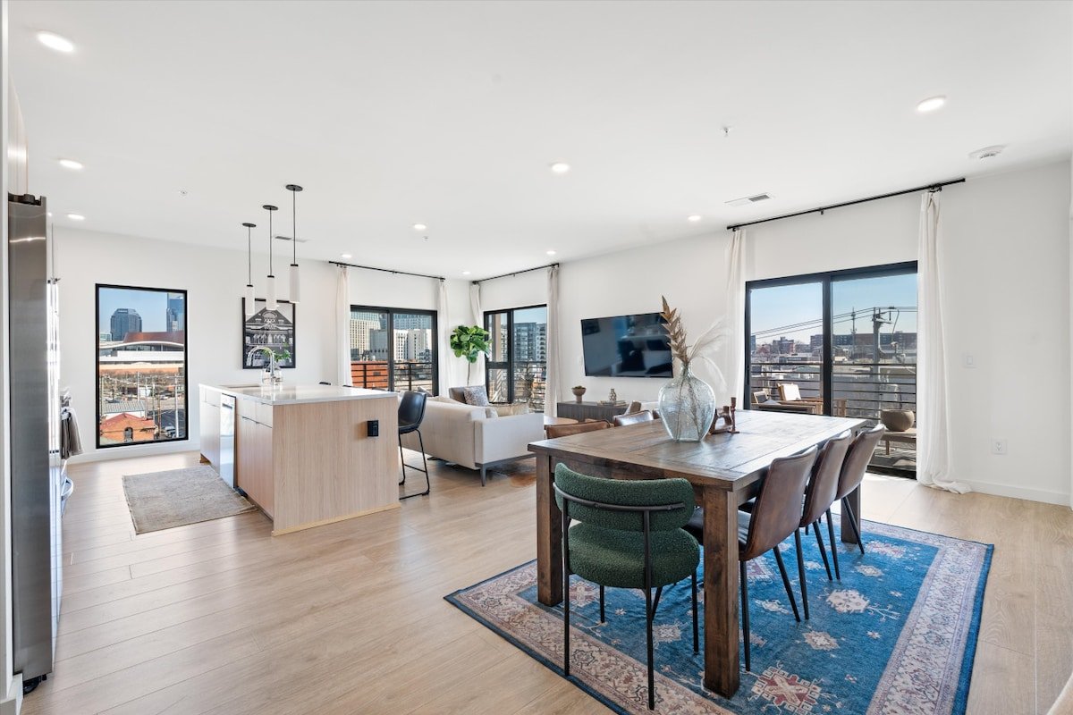 Cuddly Cactus – | NYE Fireworks from Balcony gallery image 5